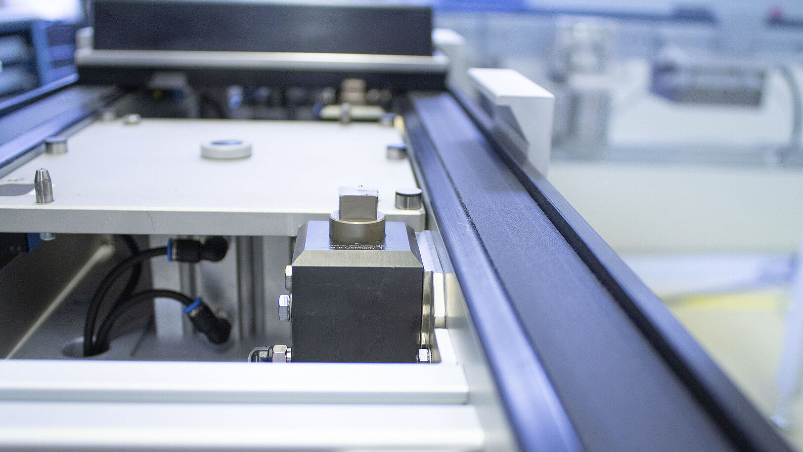 Stopper, Rinne einer Montage Maschine.
