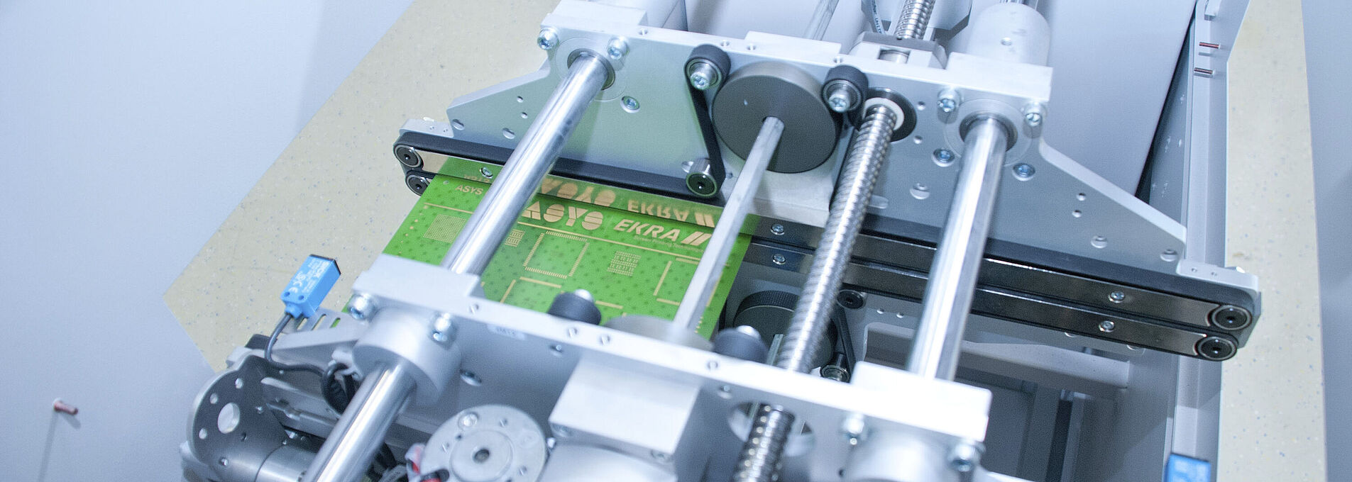 Handling maschine, Innenansicht einer Drehstation mit Leiterplatte.