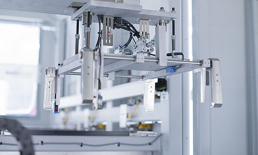 Interior view of a handling machine. View of a gripper.
